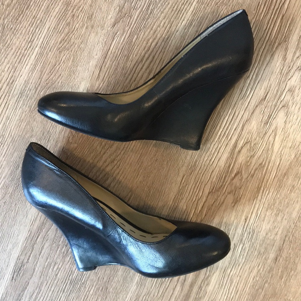 Near Perfect Nine West Dress Wedges. Size 7.
